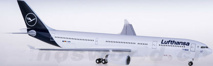 1:200 32CM Hogan Lufthansa AIRBUS A330-300 Passenger Airplane ABS Plastic Model