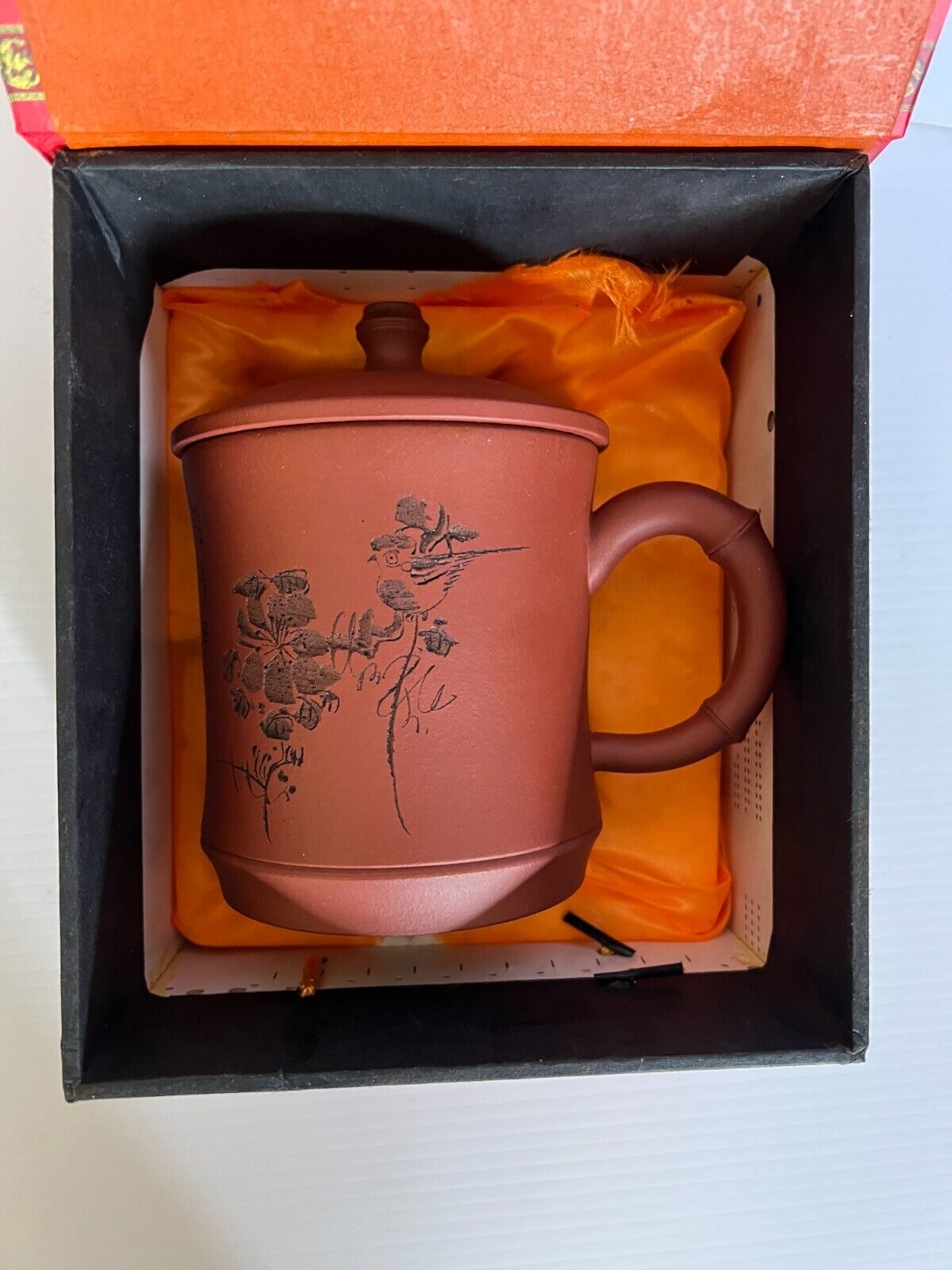 Chinese Yixin Zisha Clay Hand Carved Tea Mug With Lid In Box