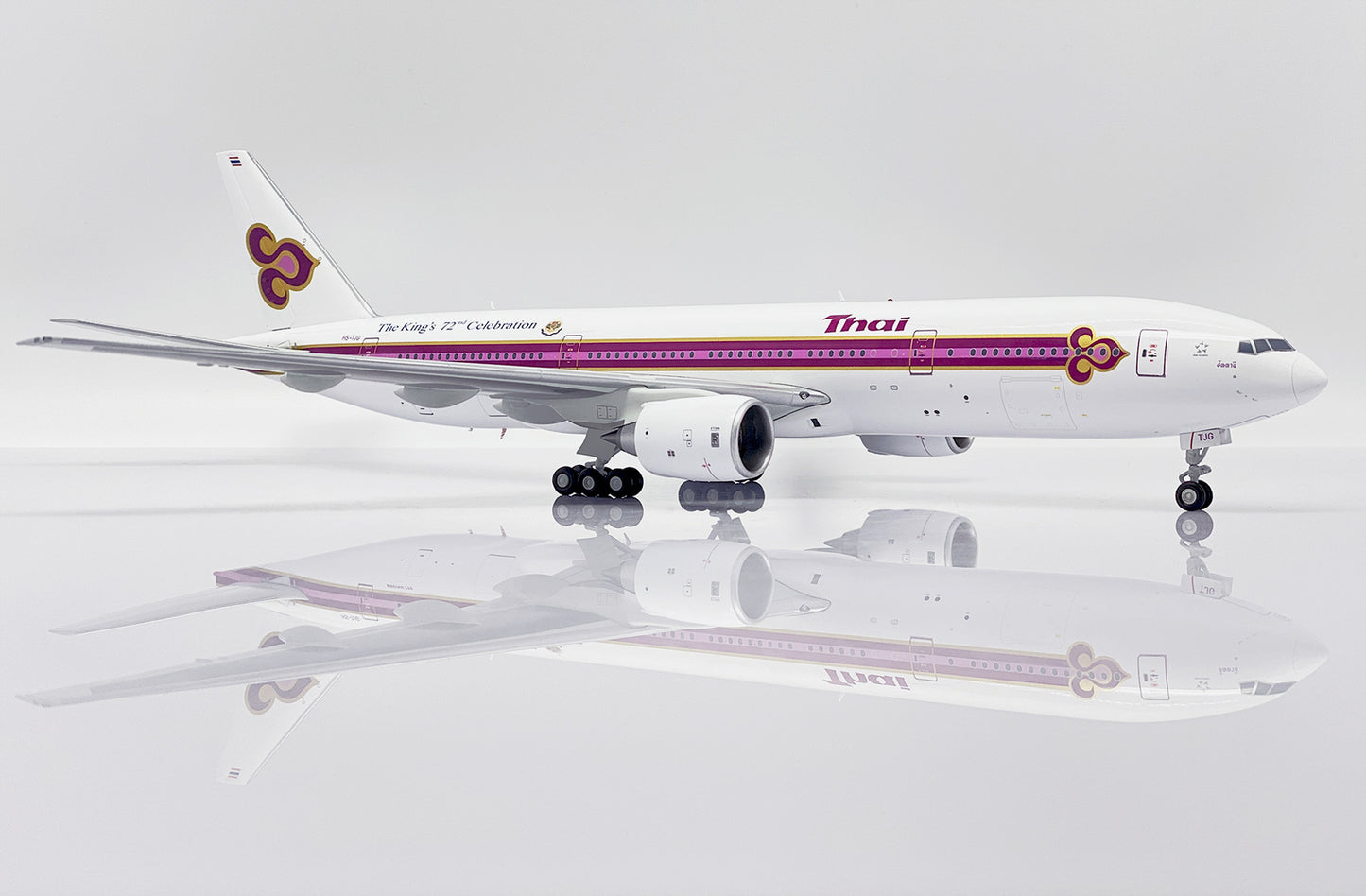 1:200 JC Wings Thai Airways Boeing 777-200 Passenger Airplane Diecast Model