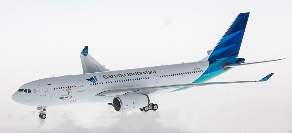 1:200 30CM Phoenix Garuda Indonesia AIRBUS A330-200 Airplane Diecast Plane Model