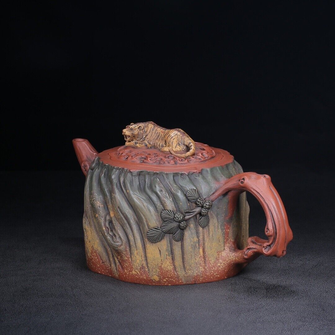 Chinese Yixing Zisha Clay Handmade Exquisite Teapo （虎虎生威 底款：蒋蓉）