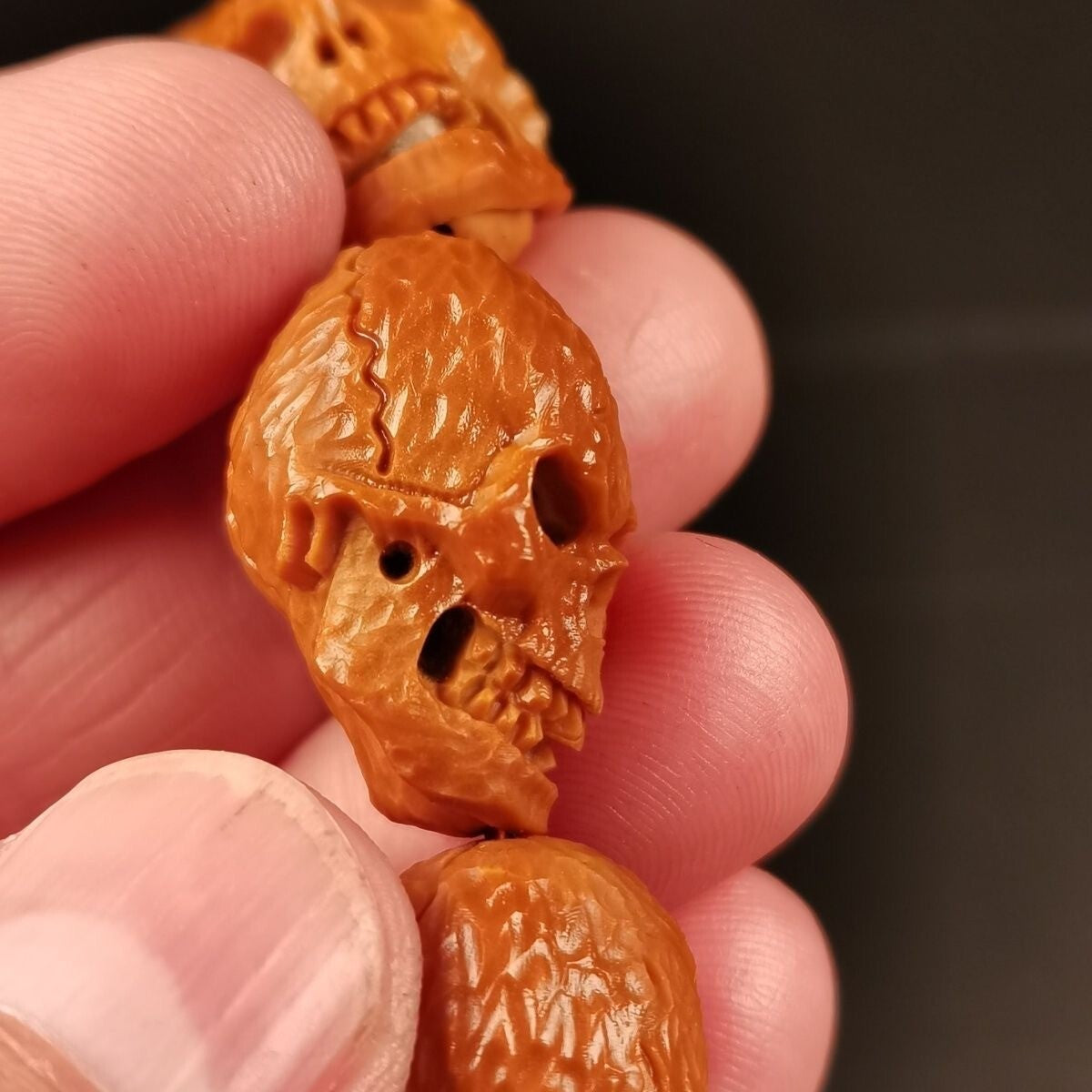 New Olive Nut Carved Skull Bracelet Beads Chain Handcraft Collection