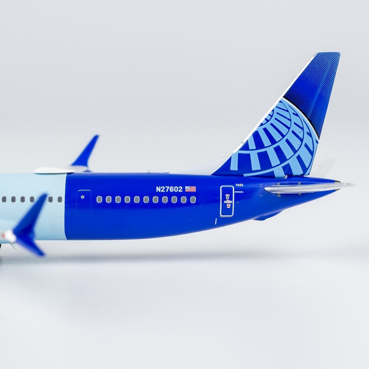 1:400 NGmodels United Airlines Boeing 737 MAX 10 Airplane Diecast Plane Model
