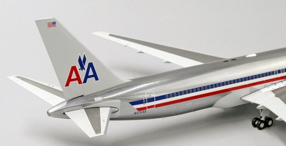 1:200 28CM JC Wings American B767-300ER Passenger Plane Diecast Aircraft Model