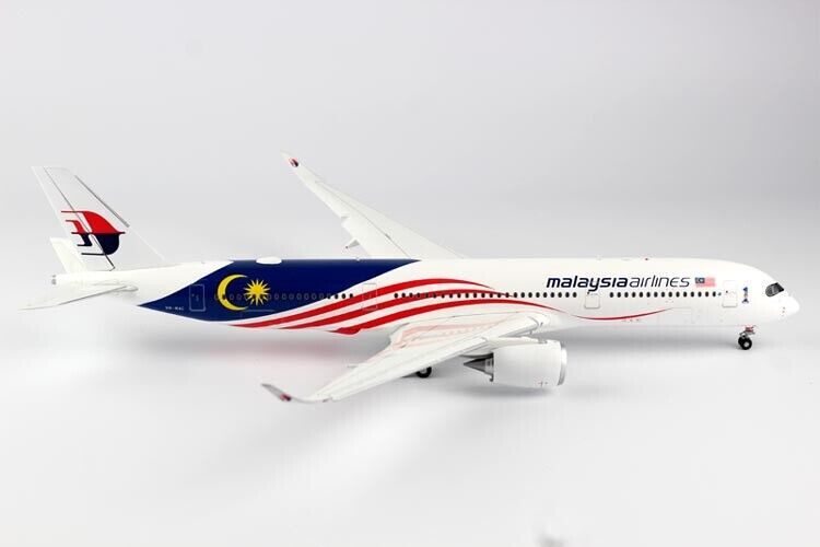 1:200 33CM JC WINGS Malaysia AIRLINES A350-900 Airplane Flap Down Diecast Model