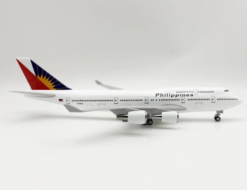 30CM Philippines BOEING 747-400 Airplane Landing Gear Resin Aircraft Model