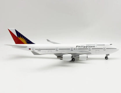 30CM Philippines BOEING 747-400 Airplane Landing Gear Resin Aircraft Model