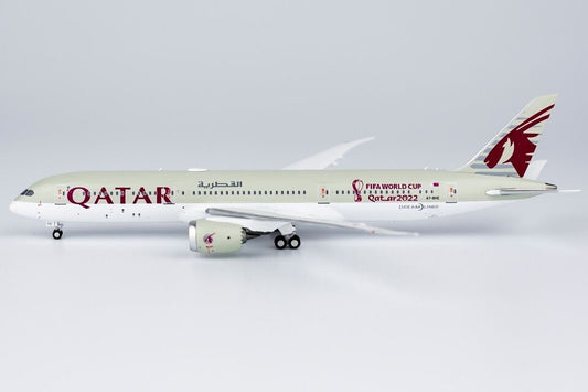 1:400 NG Model QATAR BOEING 787-9 Passenger Airplane Diecast Aircraft Model