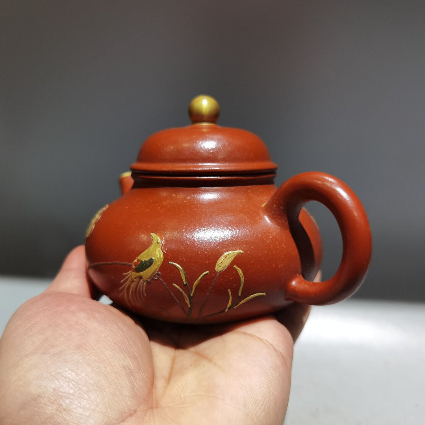 Chinese Yixing Zisha Clay Handmade Exquisite Teapot （描金容天壶 底款：顾景舟)