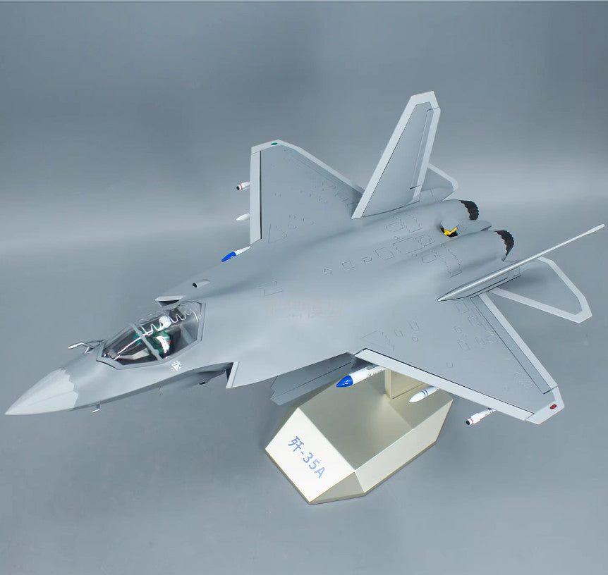 1:35 42CM AVIC J-35A Stealth Fighter Jet Plane Diecast Military Aircraft Model