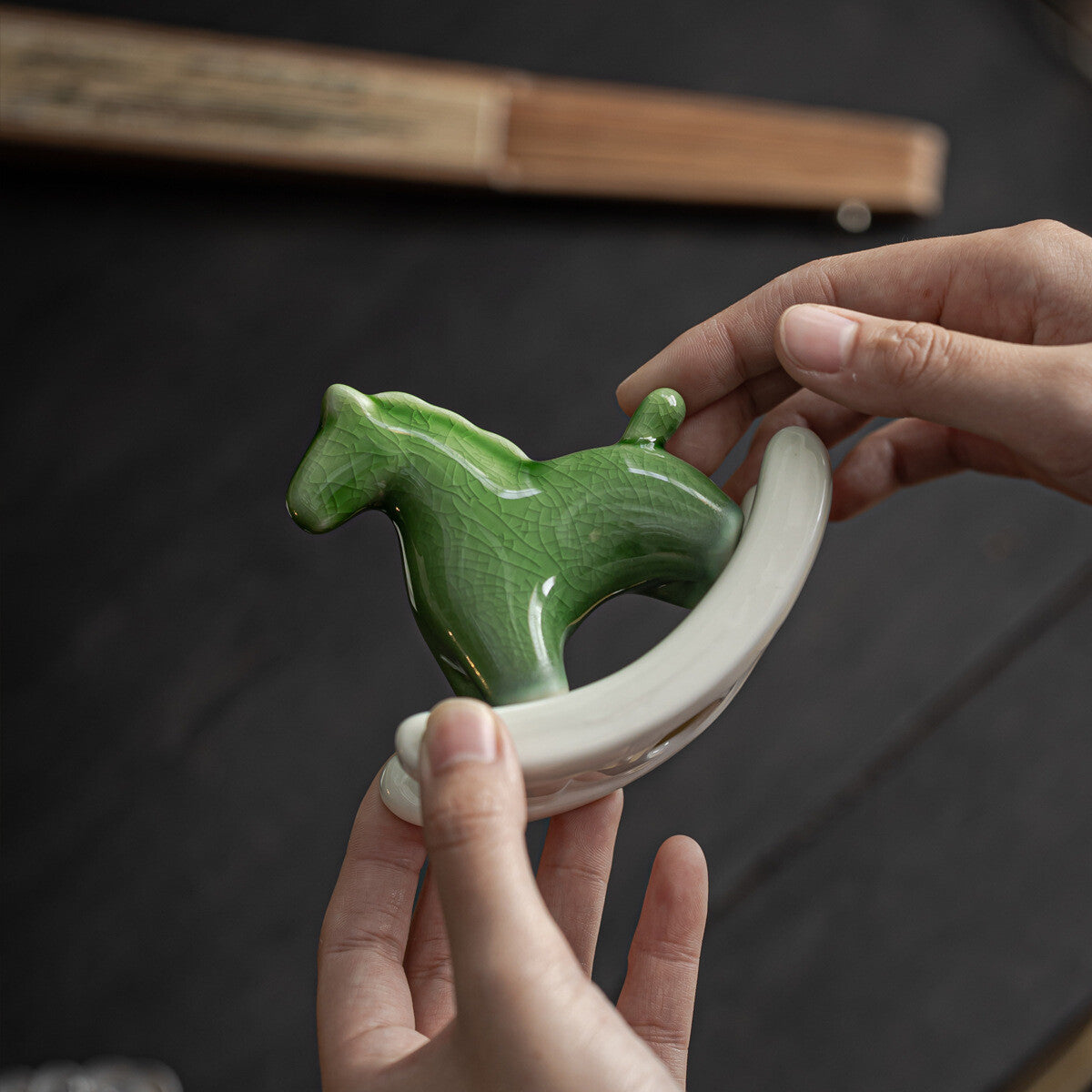 Christmas Gift Porcelain Swinging Horse Crackle Glaze Ceramic Tea Pet Decoration