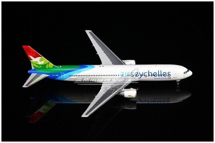 1:400 Phoenix Air Seychelles BOEING 767-300ER Passenger Airplane Diecast Model