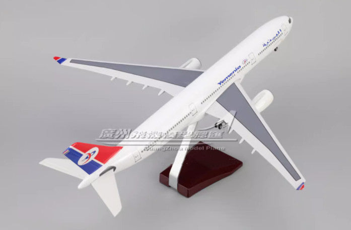 47CM 1:135 Yemenia AIRBUS A330 Passenger Airplane Landing Gears Resin Model