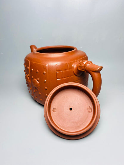 Chinese Yixing Zisha Clay Handmade Exquisite Teapot(大宅门 底款：储亚强)