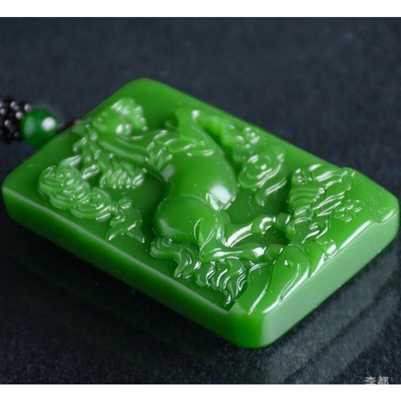 New Green Jade Pendant Jasper horse Natural jewelry statue Amulet