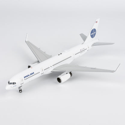 1:200 NGmodels Icelandair Boeing 757-200 Passenger Airplane Diecast Plane Model