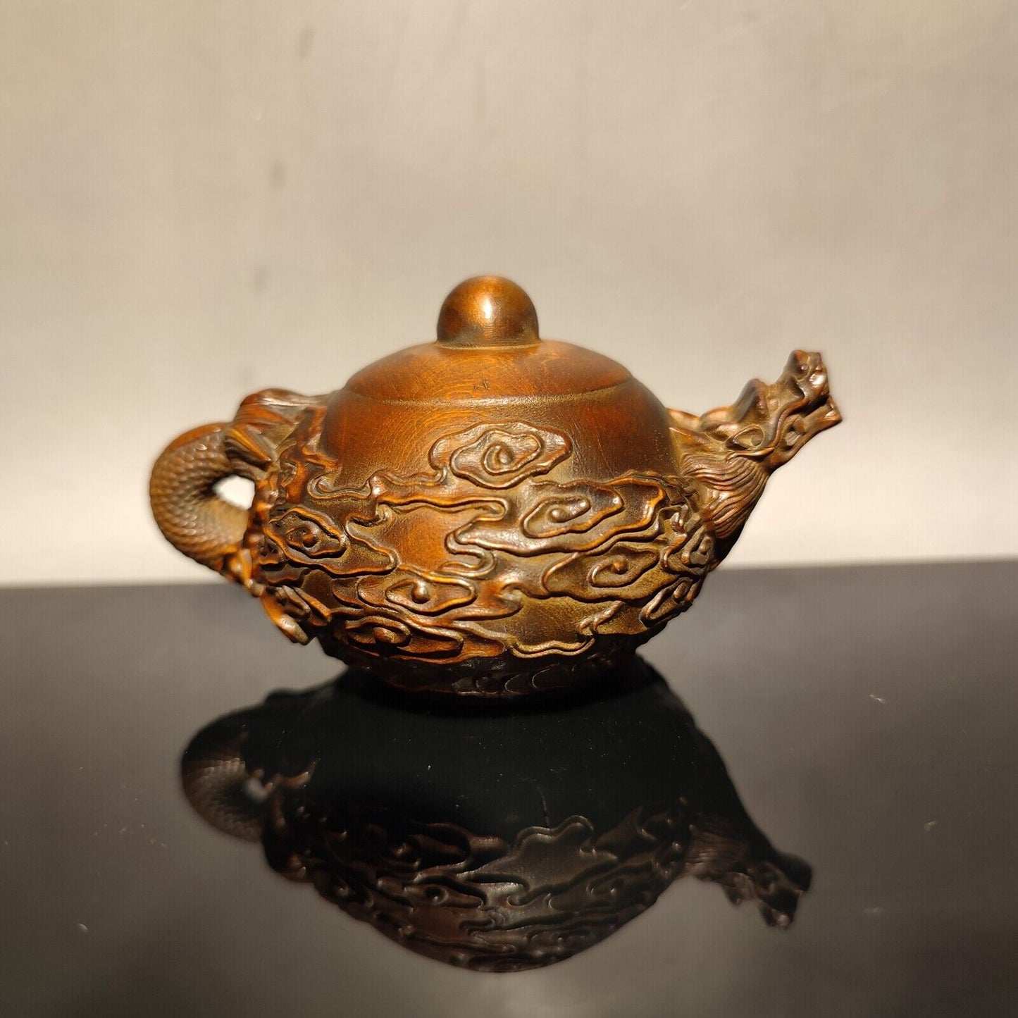 Chinese vintage Boxwood Carved dragon statue Teapot hobbies interests mahjong