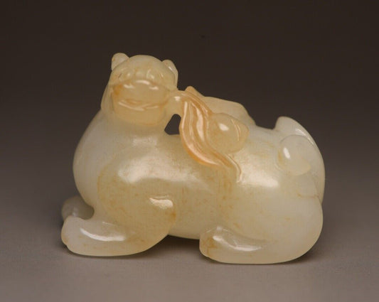 Old Peking Chinese Hetian Jade Carving Exquisite Beast Statue Antique Collection