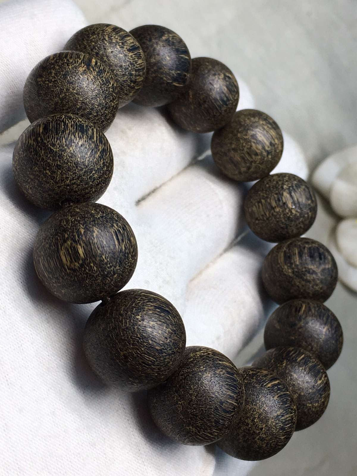 16mm Chinese Natural Eaglewood Handmade Exquisite Bracelets 31327