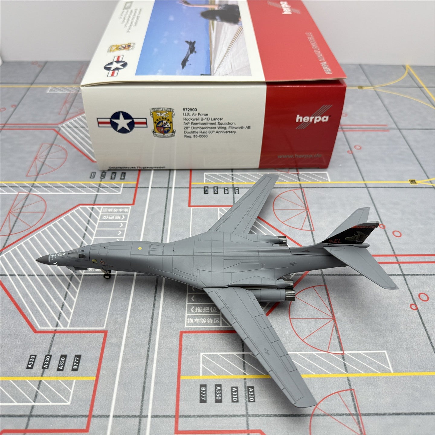 1:200 Herpa U.S. Air Force Rockwell B - 1B Lancer Fighert Plane Diecast Model