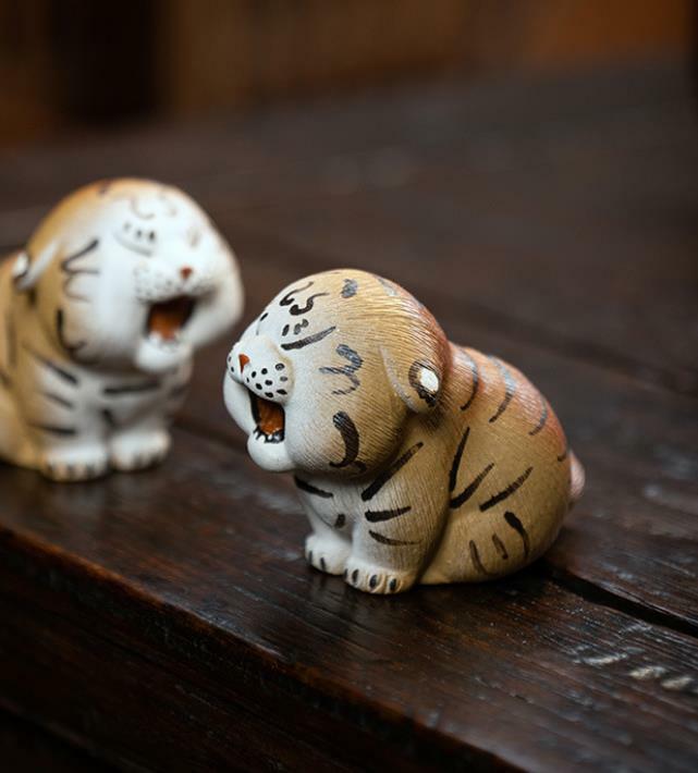 Chinese Yixing Zisha Pottery Feng Shui Zodiac Animal Tiger Beast King Tea Pet