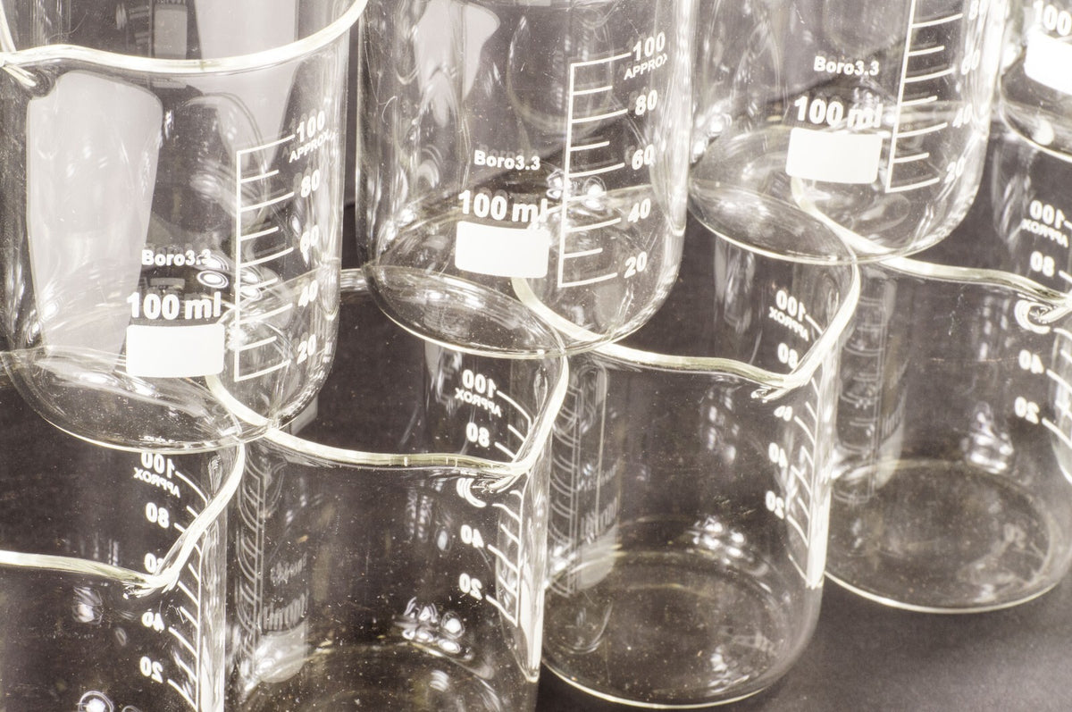 12 Pack 100mL Beakers w/ Pour Spout, Borosilicate Glass, 2.09" Dia. x 2.85" Tall