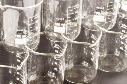 12 Pack 100mL Beakers w/ Pour Spout, Borosilicate Glass, 2.09" Dia. x 2.85" Tall