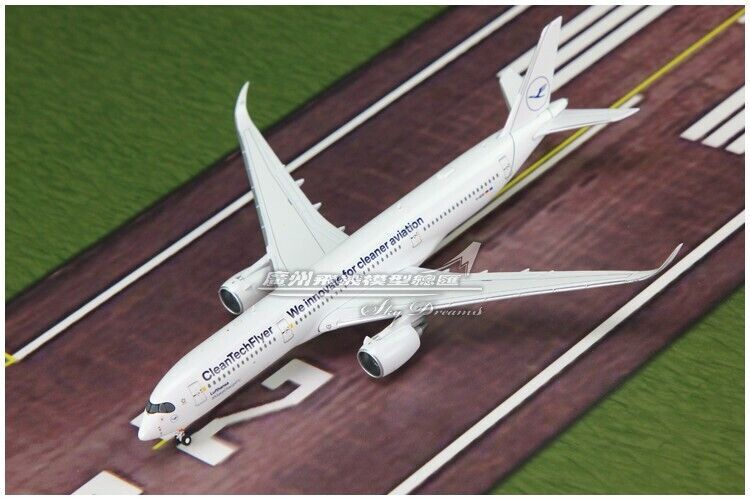 1:400 JC Wings Lufthansa AIRBUS A350-900XWB Passenger Airplane Diecast Model