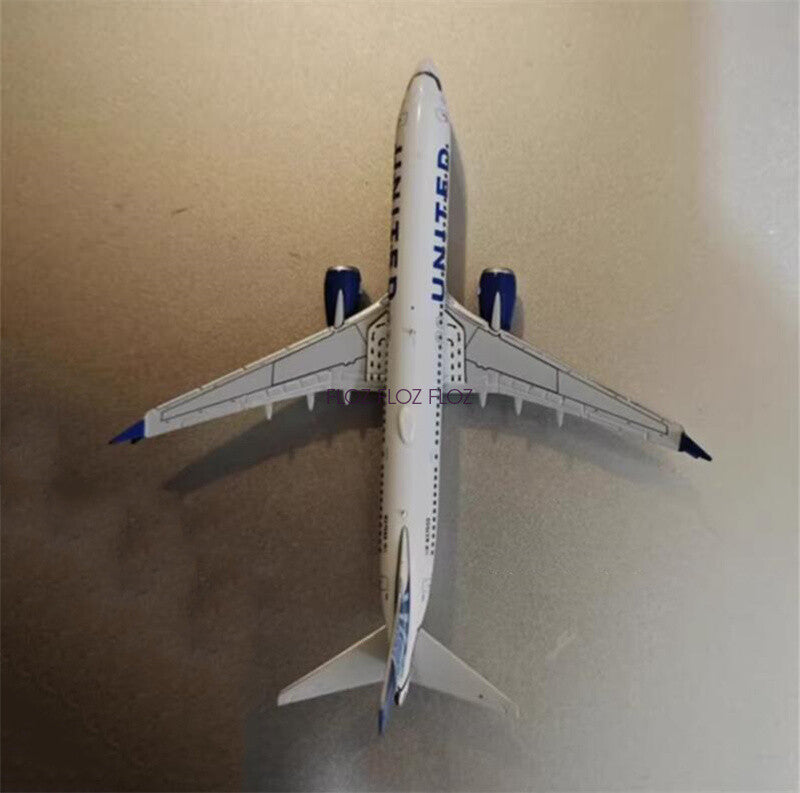 GeminiJets for United Airlines for Boeing B737 MAX9 N37555 1:400 Aircraft Model