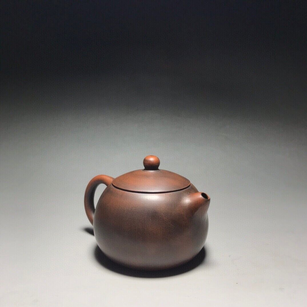 Chinese Yixing Zisha Clay Handmade Exquisite Teapot（西施 底款：李国忠）