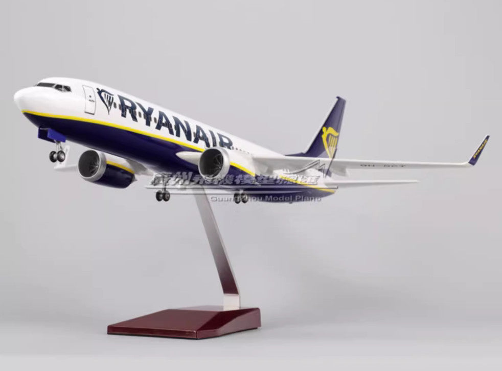 1:80 47CM RIANAIR BOEING 737 MAX8 Passenger Airplane Landing gears Resin Model