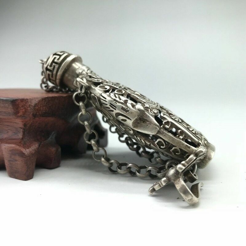 Chinese ancient Tibetan silver bottle hand-carved Chinese dragon pattern