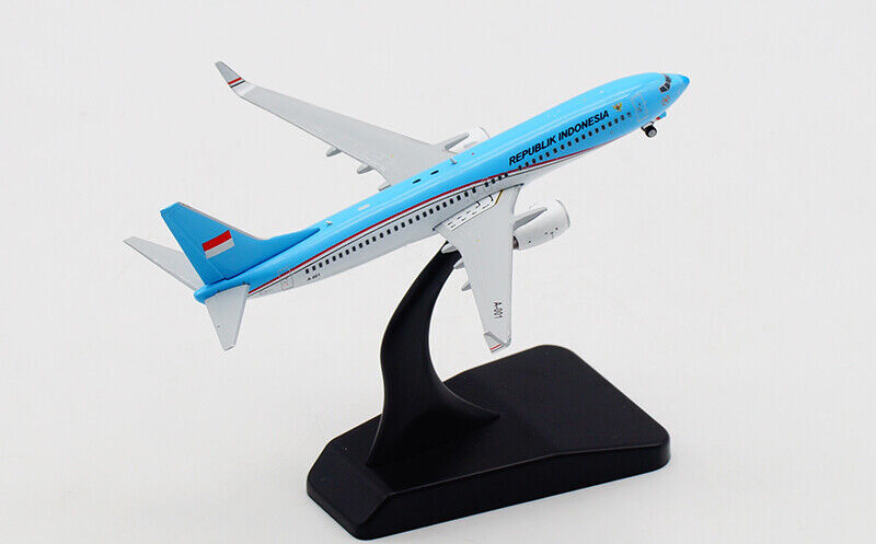 1:400 JC WINGS REPUBLIK INDONESIA BOEING 737-800 Passenger Plane Diecast Model