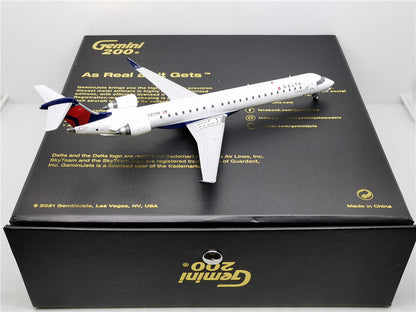 1:200 Geminijets DELTA BOMBARDIER CRJ900 Airfreighter Diecast Aircraft Model