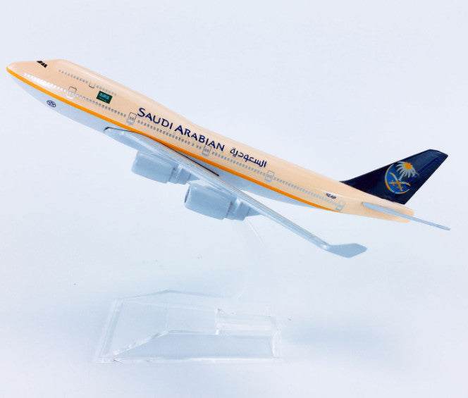 16cm Saudi Arabian Boeing 747-400 Passenger Aeroplane Diecast Aircraft Model