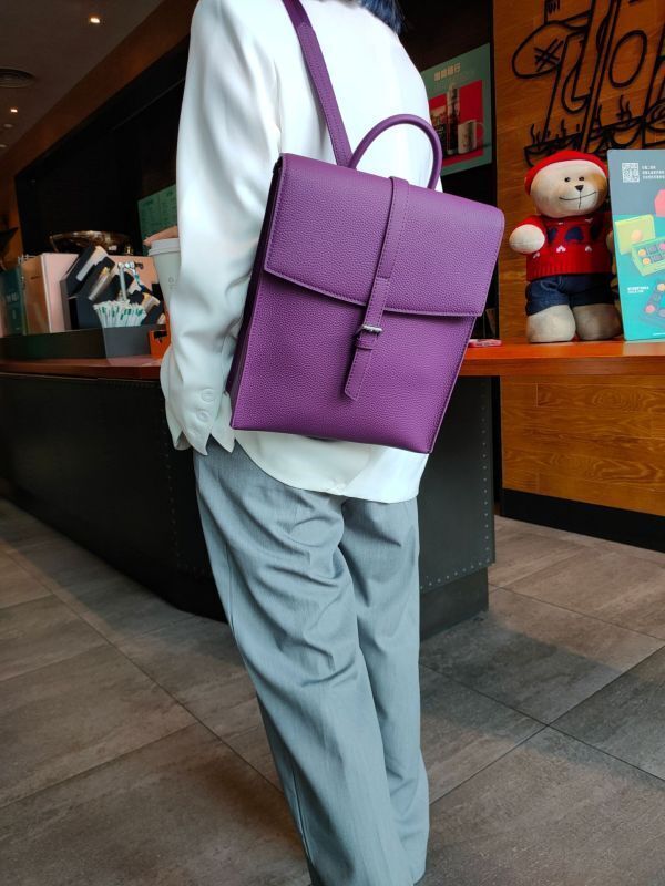 Large Genuine Leather Backpack School Bag Casual Backpack 30*10*26 Cm Travelling