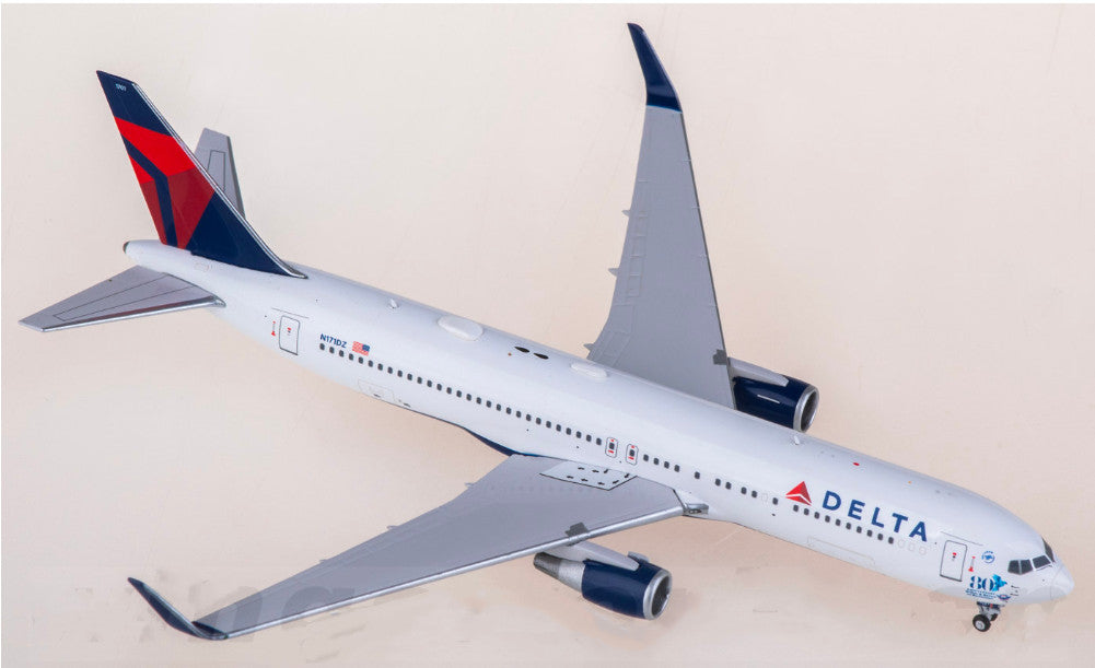 1:400 Panda Model Delta Air Lines B767-300ER Diecast Plane Aircraft Model