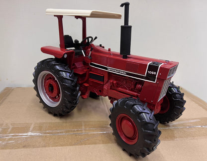 1:16 ERTL CASE 1066 Tractor Farm Vehicle Agricultural Machinery Diecast Model