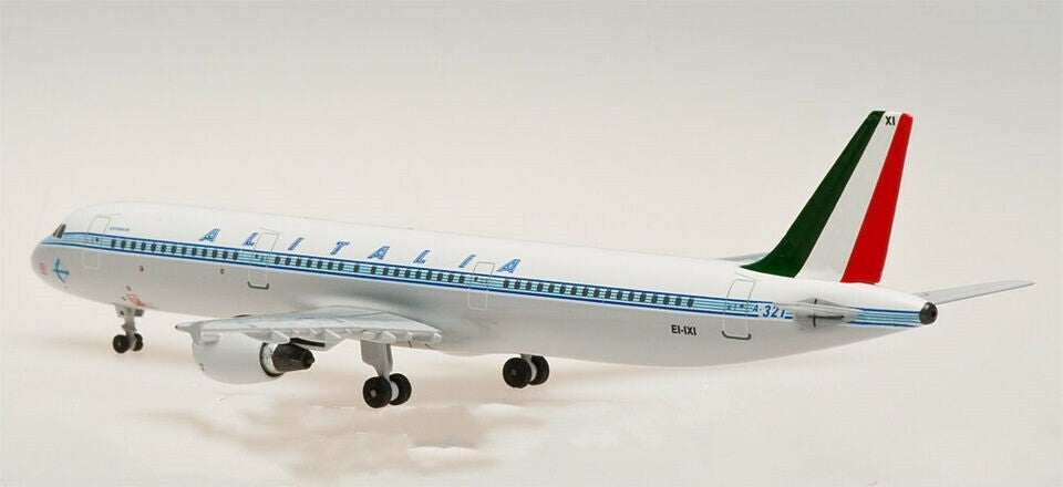 1:400 AeroClassics ALITALIA Airbus A321 Passenger Airplane Diecast Plane Model
