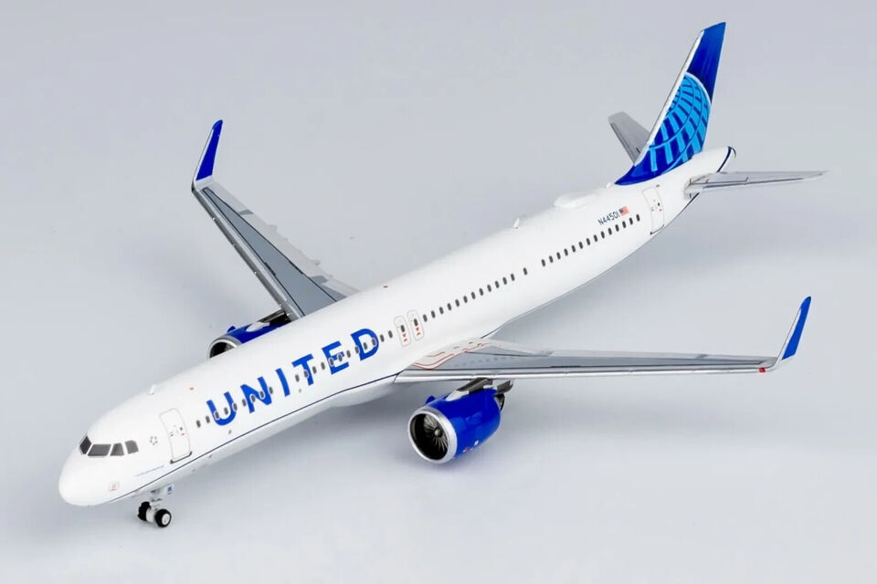 1:400 NG Model UNITED AIRBUS A321NEO Passenger Airplane Diecast Aircraft Model