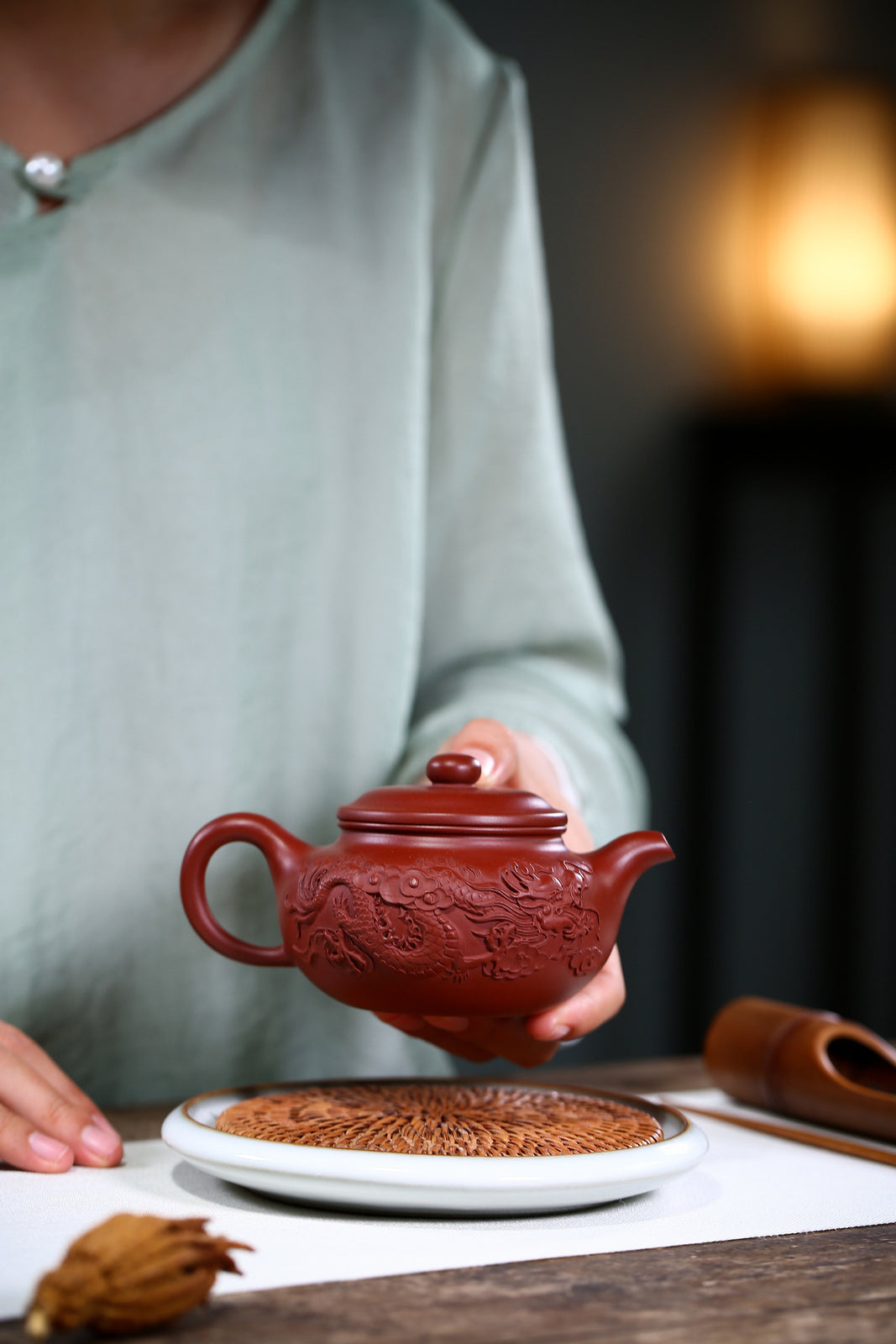 China Yixing Zisha Pottery Clovershrub Clay Handmade 250cc Dragon Grain Teapot