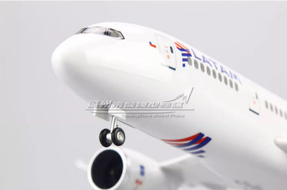 43CM 1:130 LATAM BOEING 787 Airplane Landing Gear Resin Aircraft Plane Model