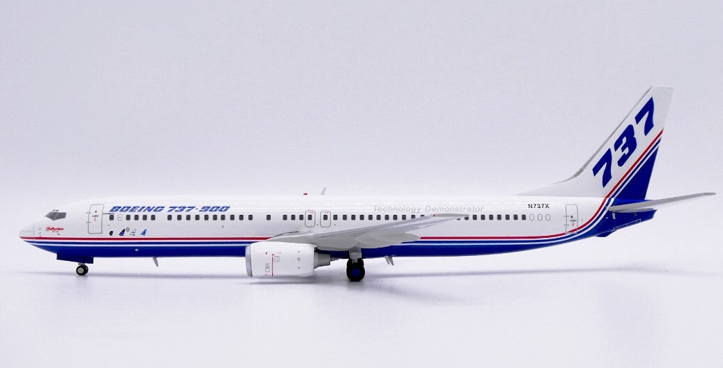 1:200 JC Wings Boeing Company BOEING B737-900 Airplane Diecast Aircraft Model