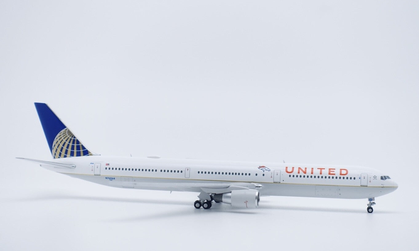 1:400 Panda UNITED BOEING 767-400 Passenger Airplane Diecast Aircraft Model