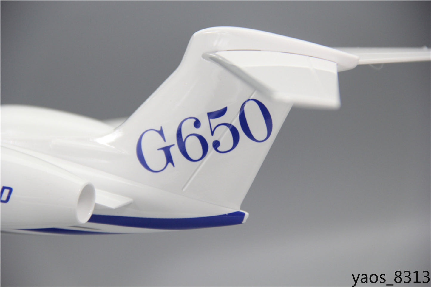 1/70 Gulfstream G650ER LED Light Painted Private Jet Model with Landing Gear
