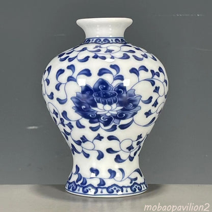 New Exquisite Chinese Porcelain Blue and White Porcelain Flower Pattern Vase