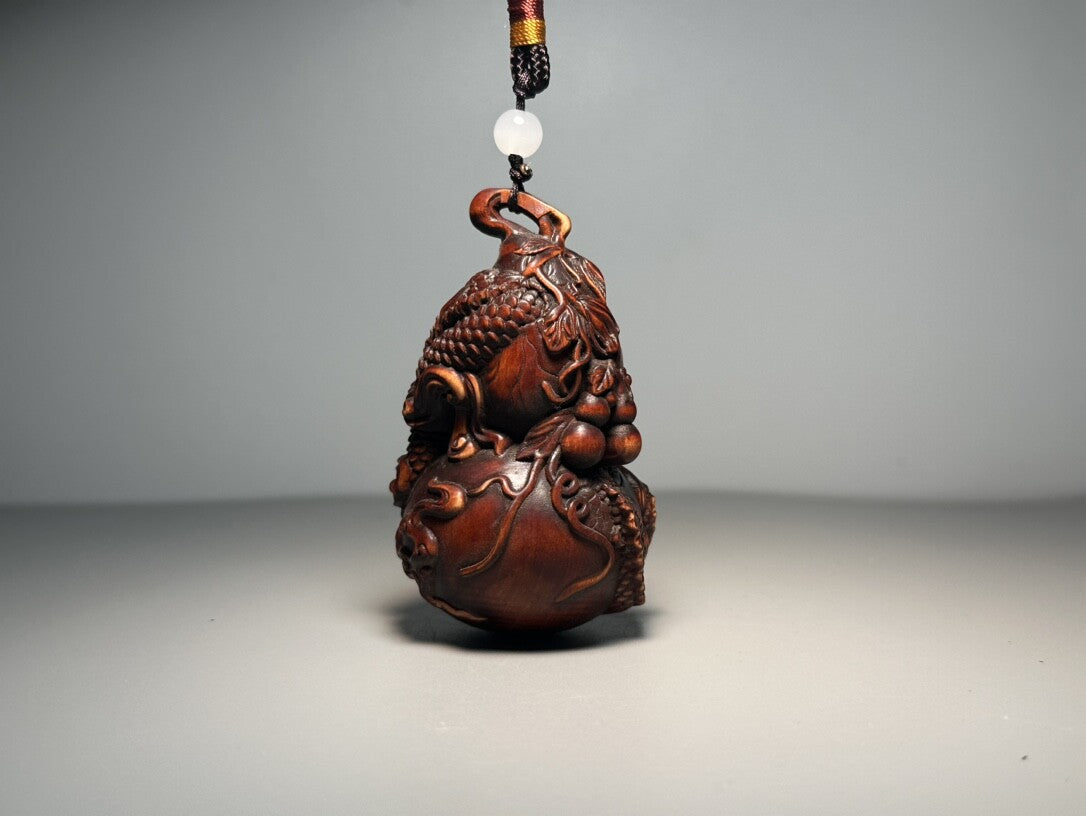 Old Tibetan Boxwood Carving with Exquisite Craftsmanship To Carve Dragon Gourds