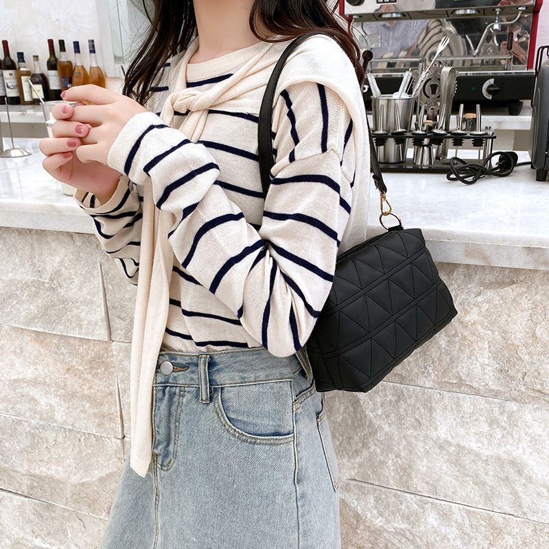 Handbags Retro Embroidery Synthetic Leather Shoulder Underarm Bag Hobos Handbags