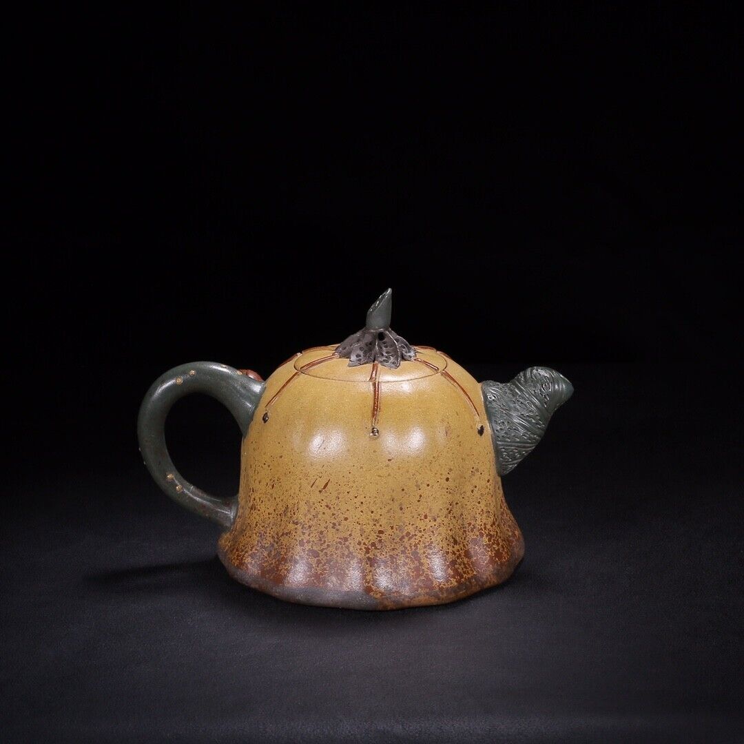 l-0Chinese Yixing Zisha Clay Handmade Exquisite Teapot （莲趣 底款：蒋蓉）