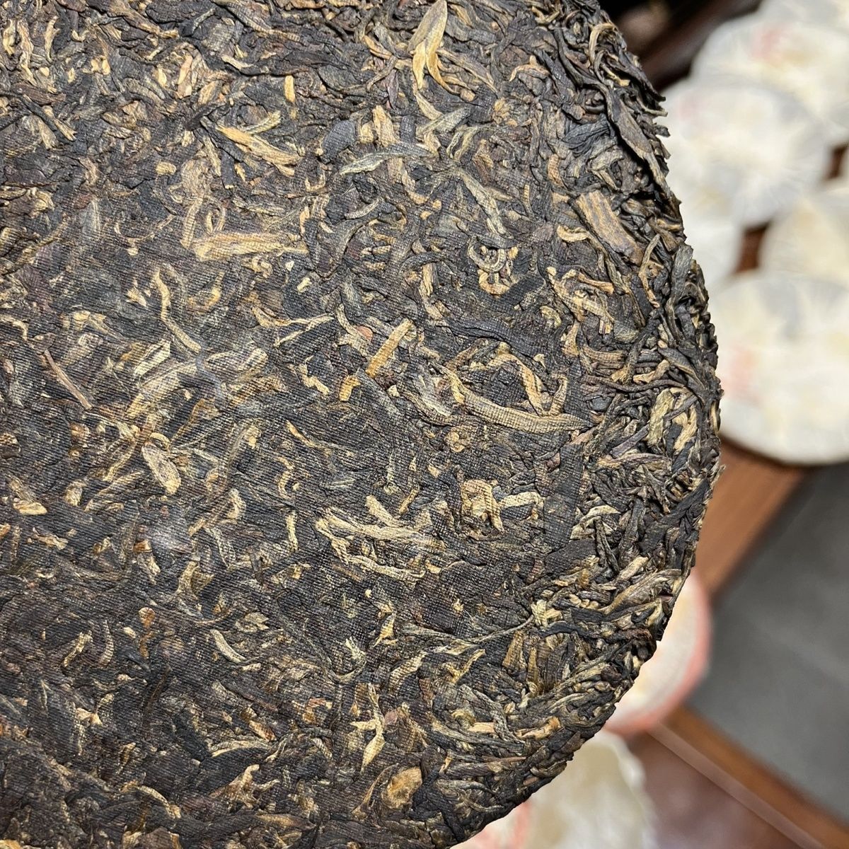 Xiaguan 2011 8113 Brown Mountain Early Spring Green Cake XY Pu'er Tea Raw 357g